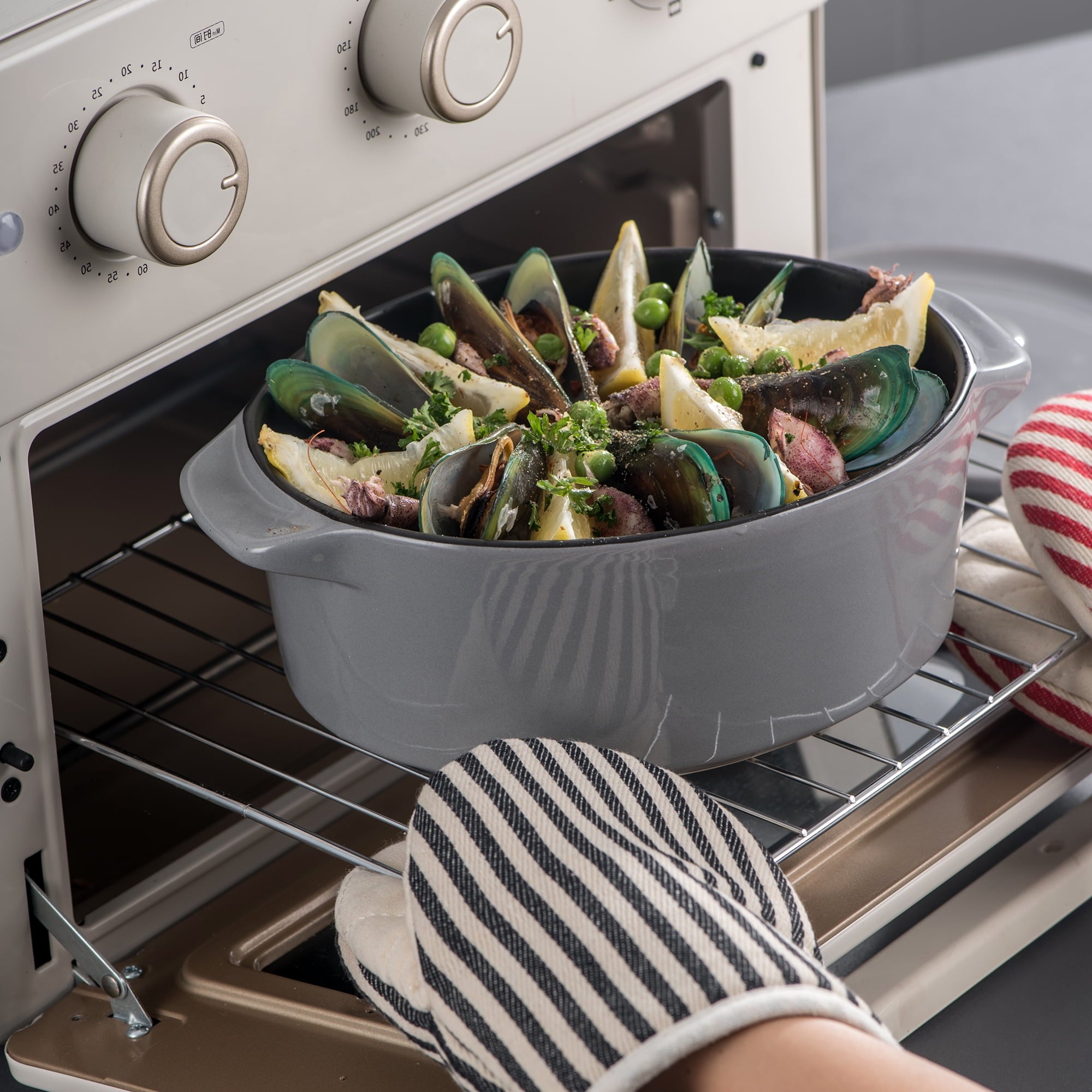 Vancasso Round Dutch Oven with Lid, 54 OZ Casserole Dish With Lid, Stoneware Nonstick Cookware for Baking, Roasting, Induction & Oven Safe