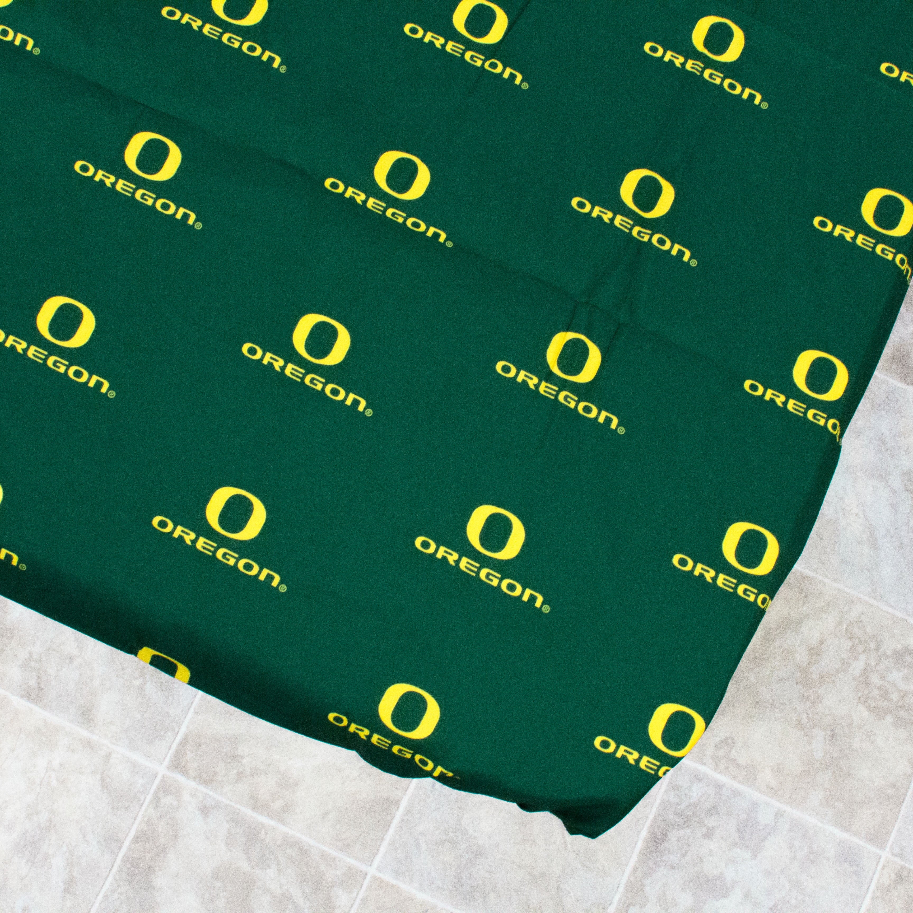 College Covers Oregon Ducks Tailgate Fitted Tablecloth, 96" x 30", 8 ft Table Cover