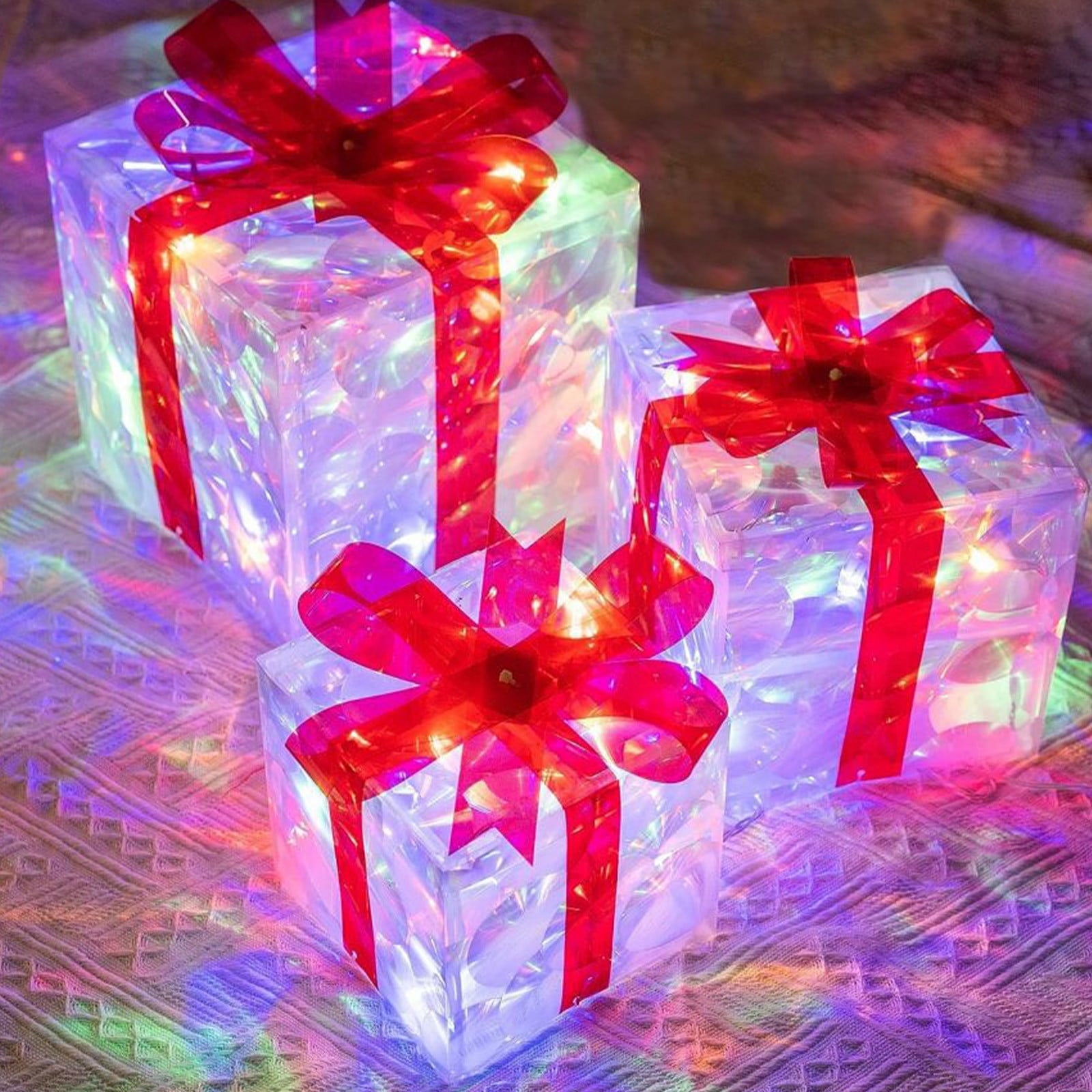EGNMCR Set of 3 Lighted Gift Boxes Christmas Decorations, LED Pre-Lit Light up Present Boxes, Xmas Tree Decorations Gift Box for Indoor Outdoor Yard Holiday Birthday Party Decorations, Multicolor