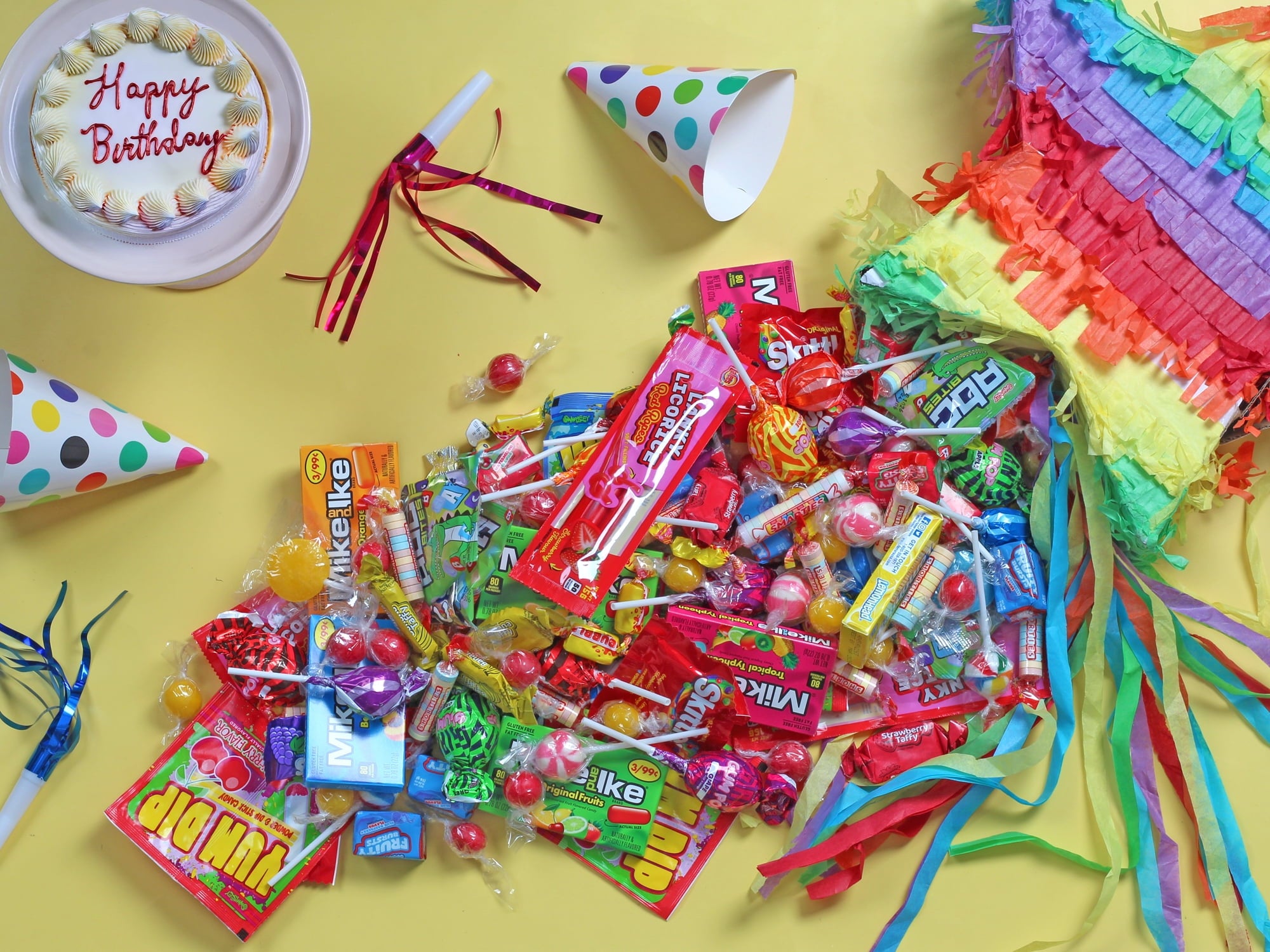 Halloween Assorted Candy Bulk - Pinata Candies - 8 Pounds - Party Mix - Parade Trick or Treat - Dooboe