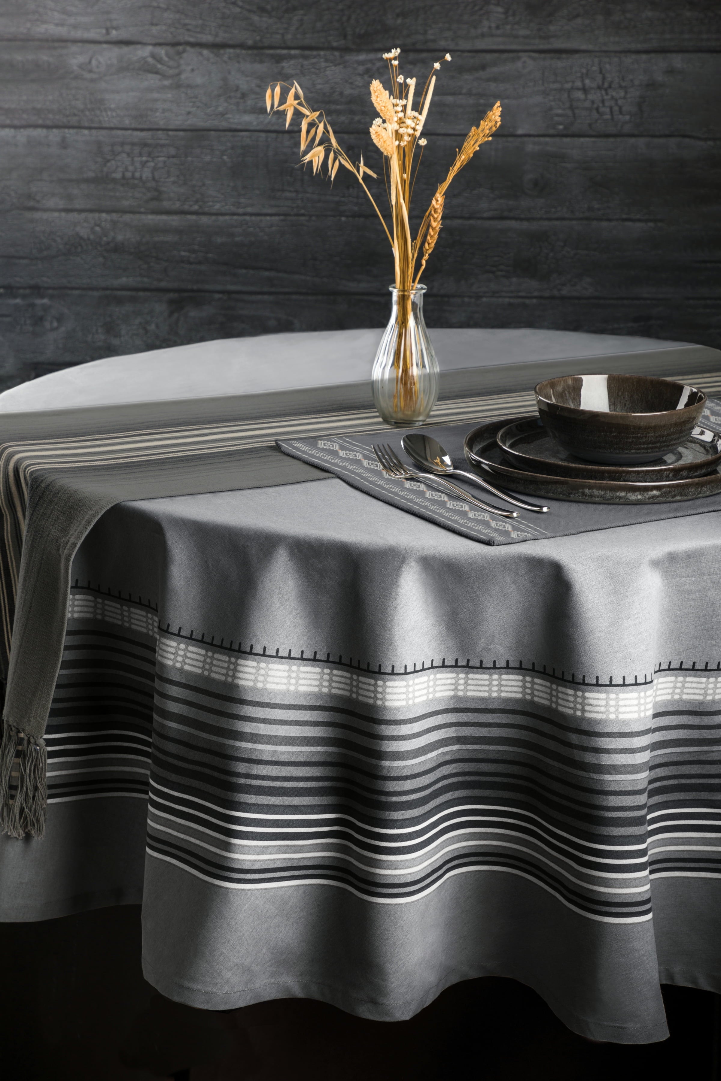 (2 pack) Yellowstone Round Tablecloth 70", Rip Collection