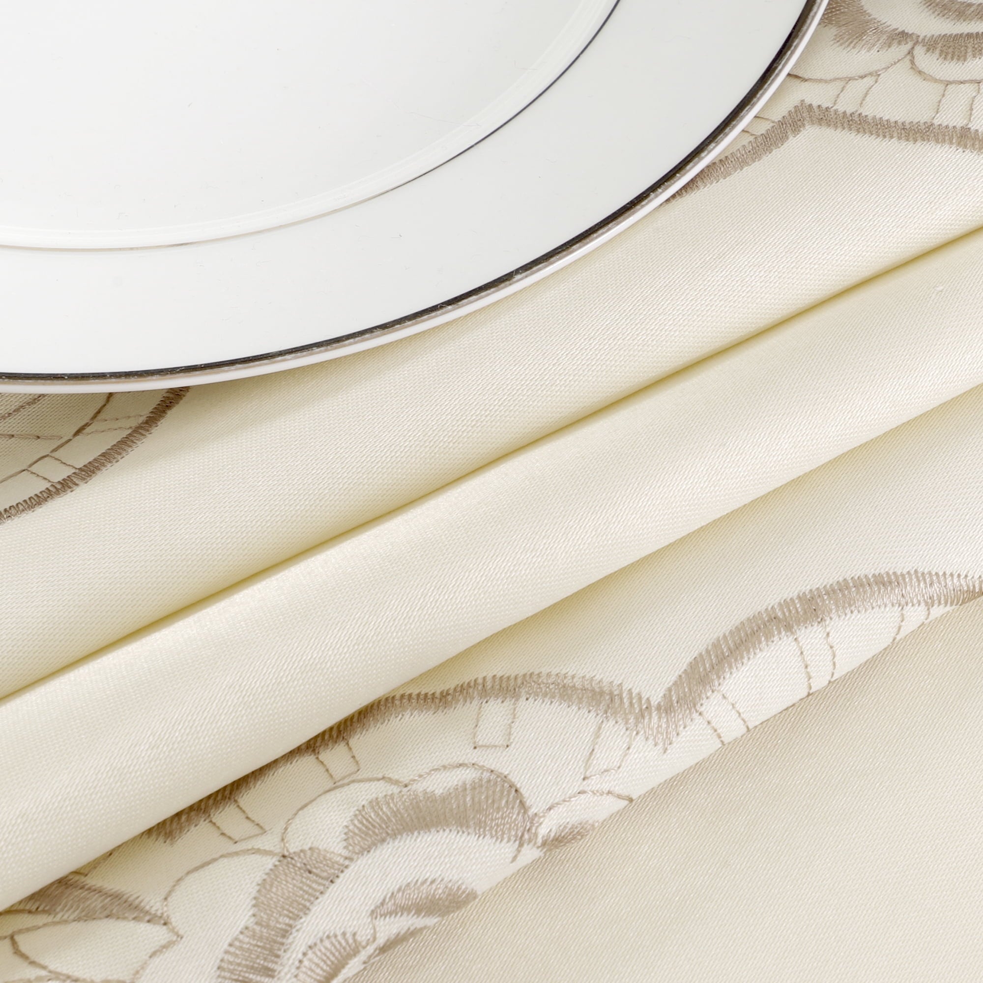 Unique Bargains Embroidered Round Tablecloth Light Beige Rose 48" Diameter