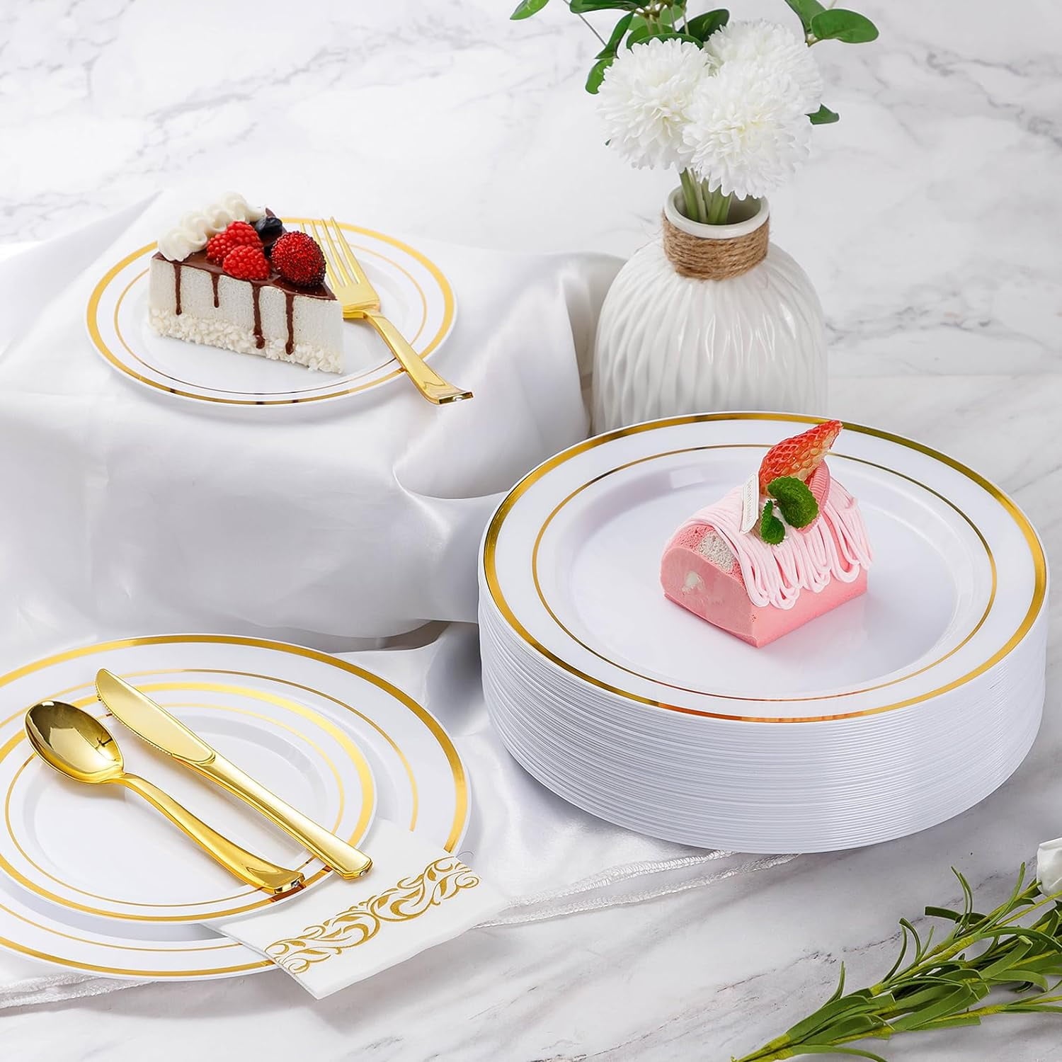 Frsuoak 350 Piece Gold Dinnerware Set for 50 Guests, Plastic Plates Disposable for Party, Include: 50 Gold Rim Dinner Plates, 50 Dessert Plates, 50 Paper Napkins, 50 Cups, 50 Gold Silverware Set