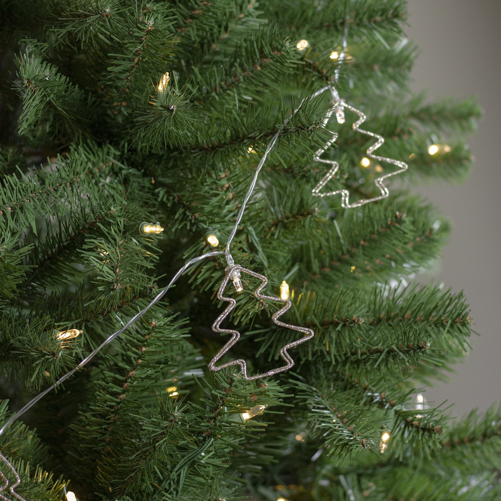 Northlight 4' LED Lighted B/O Gold Wire Mini Tree Christmas Garland - Warm White Lights