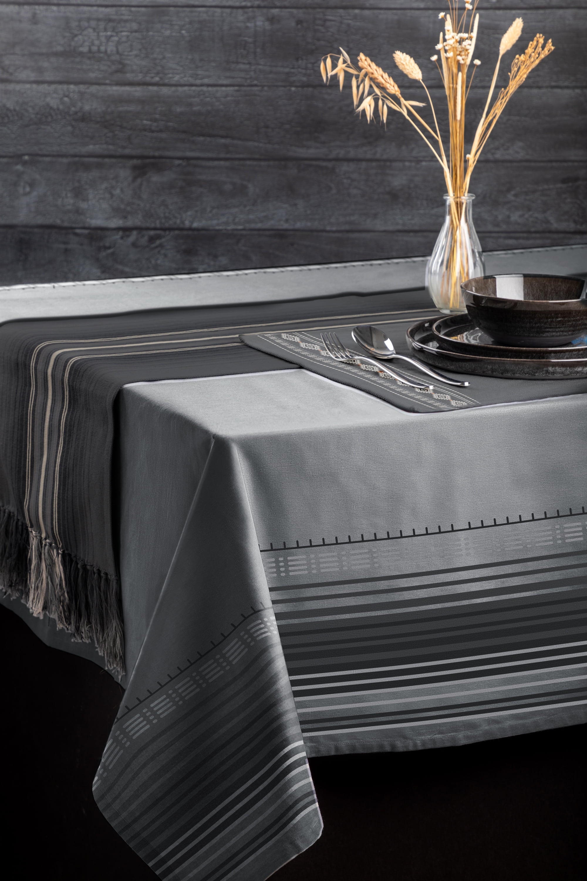 (2 pack) Yellowstone Round Tablecloth 70", Rip Collection